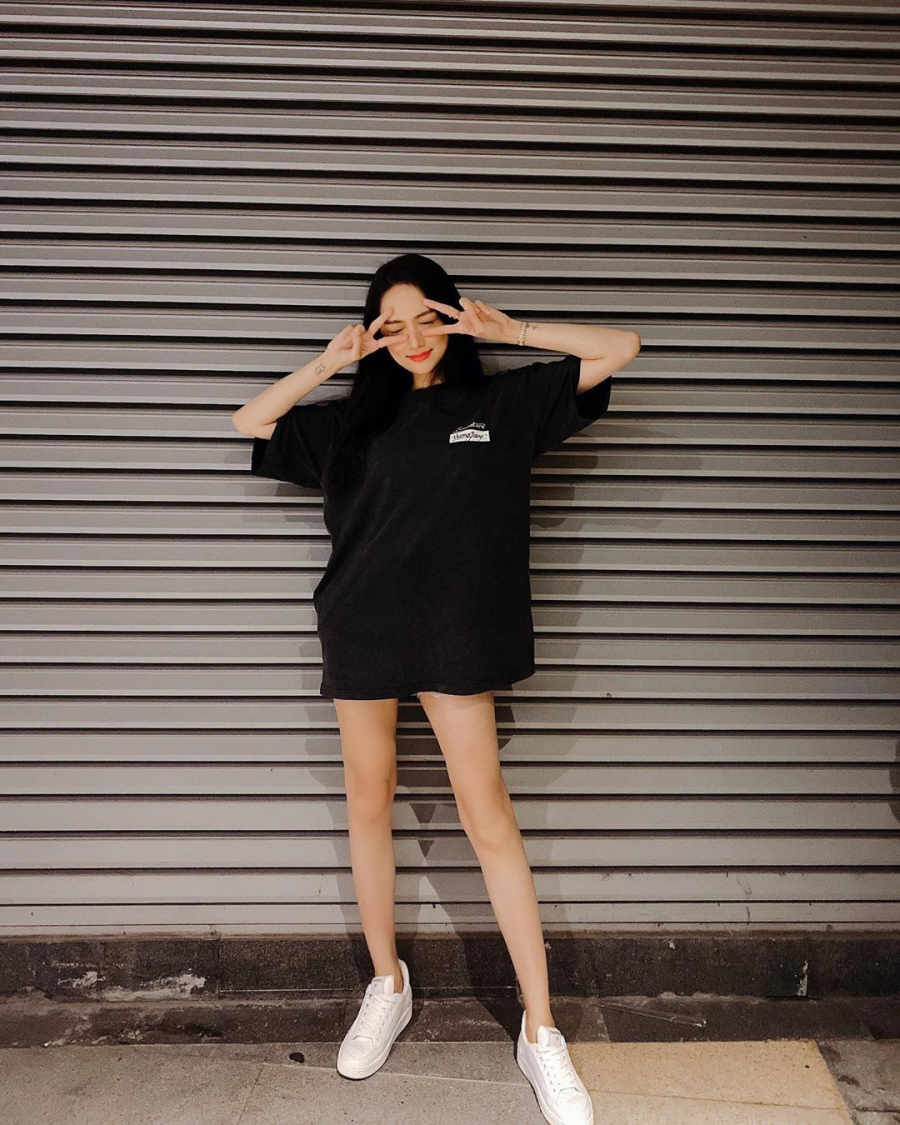 huong-giang-va-giay-sneaker 1
