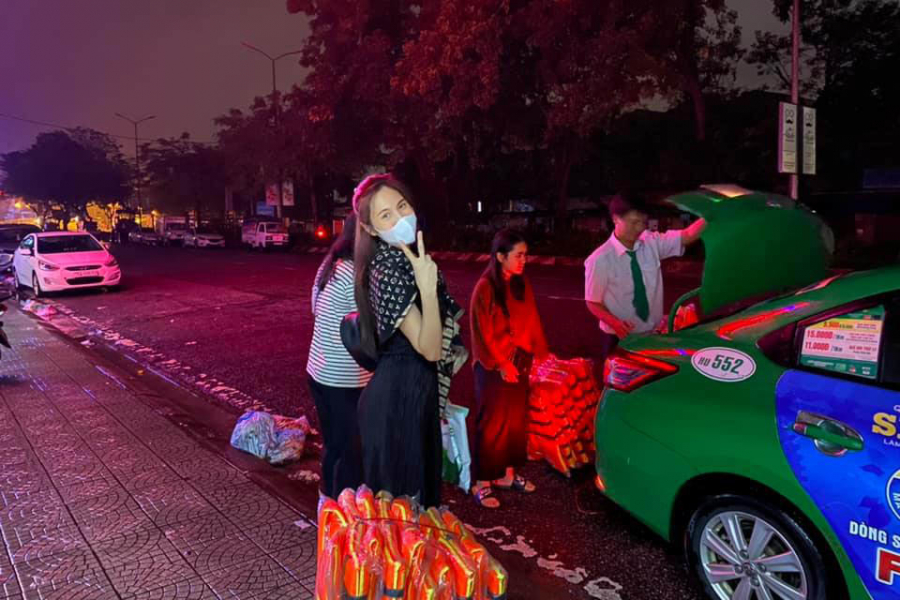 thuy-tien-xan-quan-loi-nuoc 6