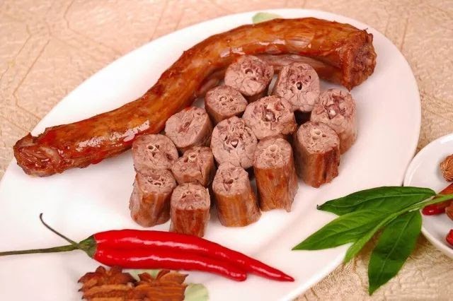 Cổ gà, cổ vịt là nơi chứa cách mô bạch huyết chứa nhiều vi khuẩn.