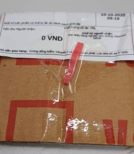 Thức trắng đêm săn đơn 0 đồng nhận được đúng một chiếc dây chun buộc tóc.