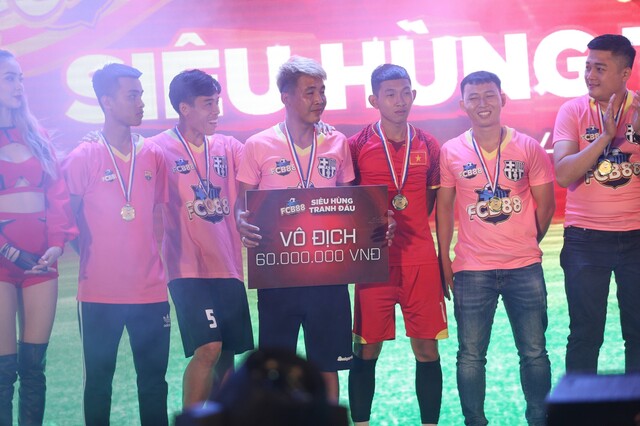 Tổng giá trị giải thưởng chính và phụ của giải đấu lần này lên tới hơn 100 triệu đồng. Cùng với đó là rất nhiều phần quà giá trị dành cho khách tham dự may mắn nán lại đến cuối chương trình.