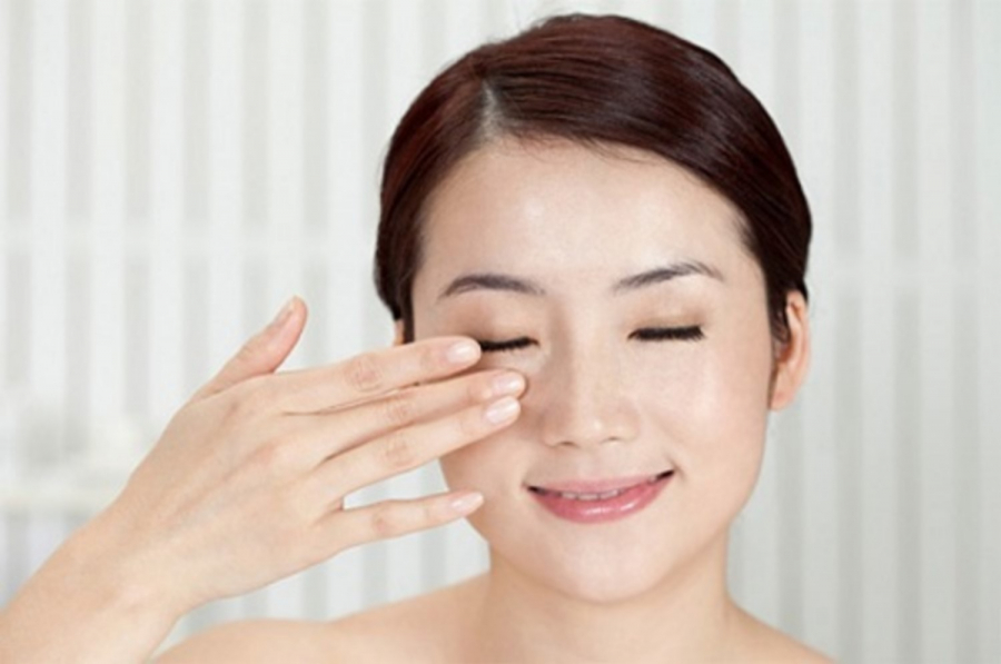   Hãy hỏi ý kiến bác sĩ nếu muốn bôi thuốc lên da mặt!