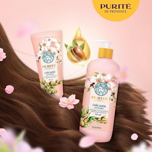 Sức mạnh từ dầu Argan được nâng cấp trong Dầu xả Purité Chắc khỏe lưu hương với công thức ADVANCE4X mới giúp: Tạo màng bảo vệ tóc, Chống tia UV, Dưỡng mượt, Chống rối tới lần gội sau. Mọi vấn đề hư tổn của tóc như xơ rối, chẻ ngọn sẽ được khắc phục nhanh chóng, trả lại cho nàng suối tóc suôn mượt đẹp trong mọi hoàn cảnh.    