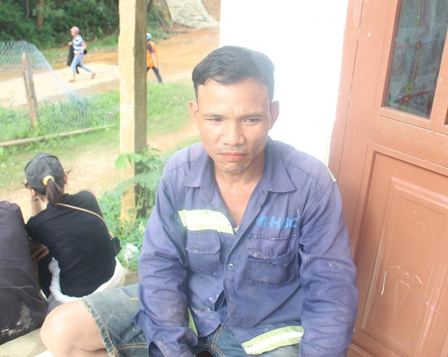 Ông Nguyễn Thành Sơn kể lại sự việc. Ảnh: Đại đoàn kết