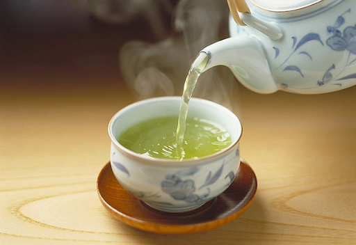 Không uống nước trà vào buổi tối
