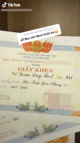 Ai cũng hỏi nam sinh này rằng cậu tên là Best thật à?