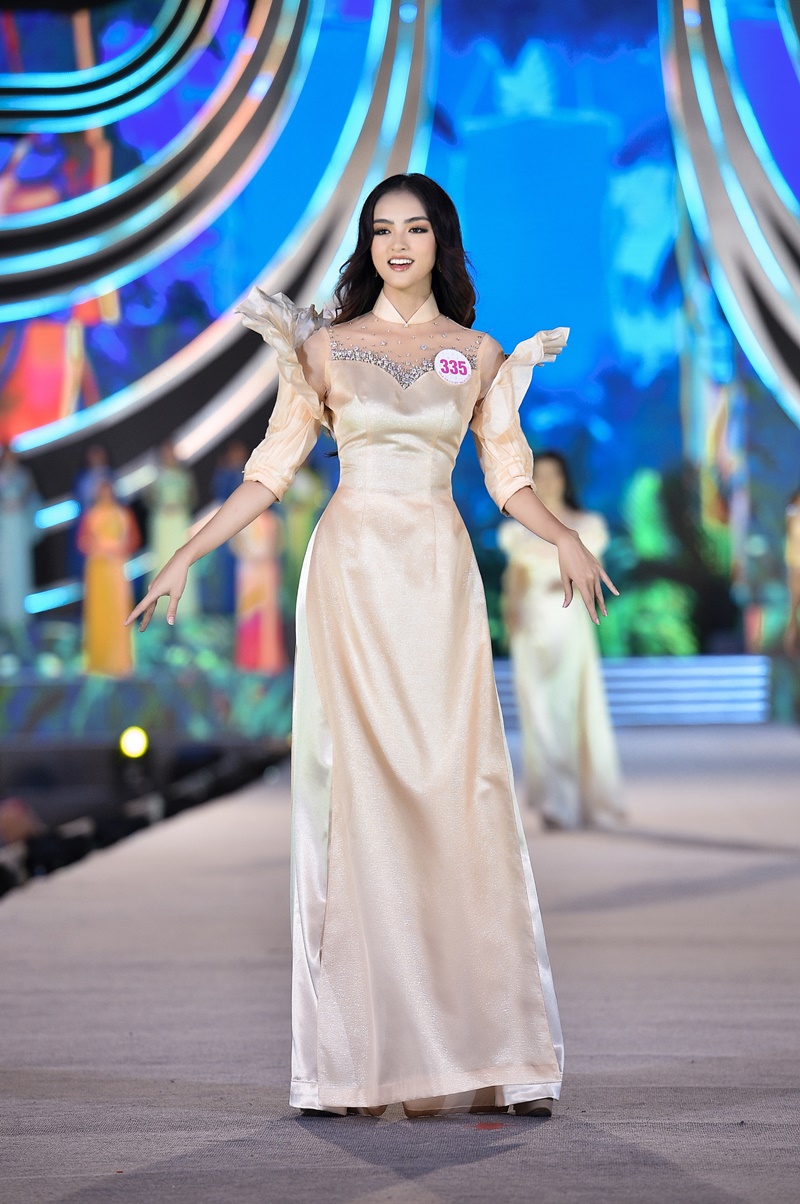 NGUOI DEP DU LICH_HOA HAU VIET NAM (2)