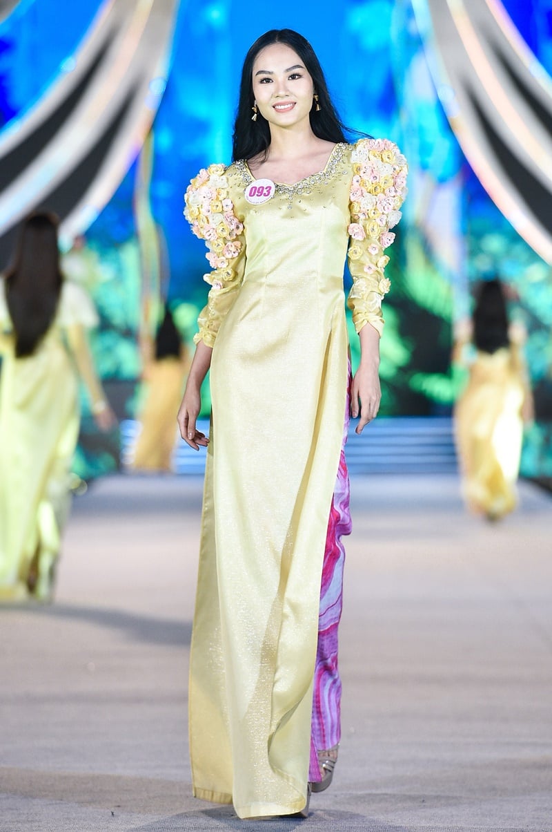 NGUOI DEP DU LICH_HOA HAU VIET NAM (8)