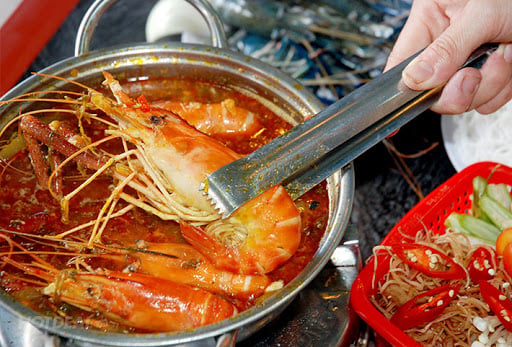 4-mon-ban-nhat-trong-nha-hang-lau-02