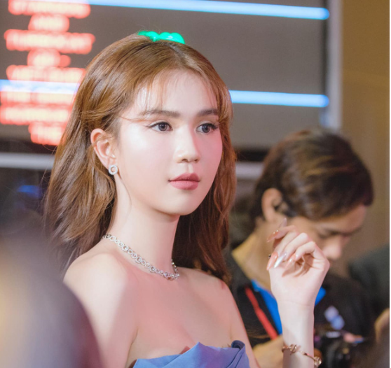 chi-pu-ngoc-trinh 2