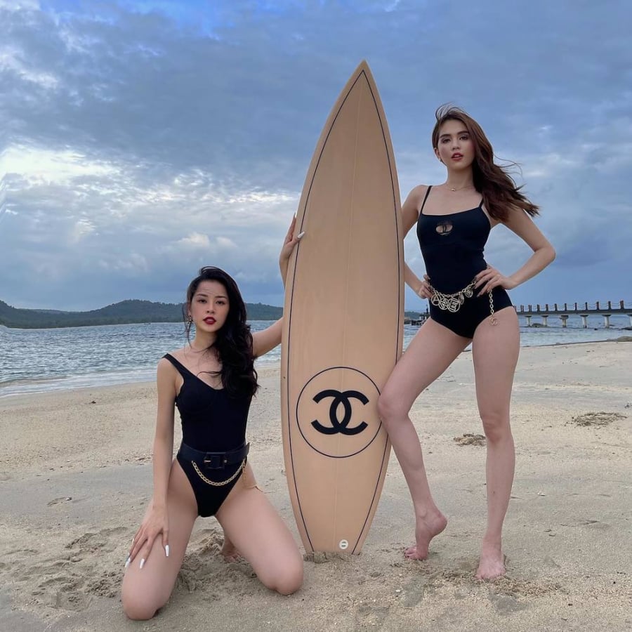 ngoc-trinh-khoe-duong-cong-voi-goc-chup-gay-lu-cuc-manh-1d7-5417753