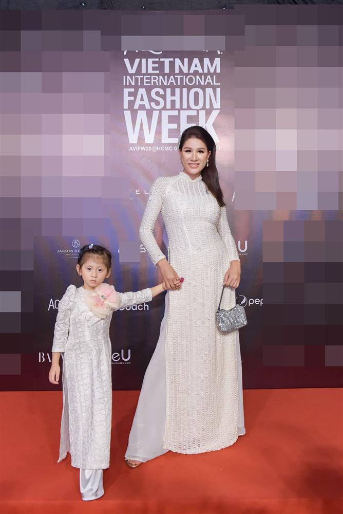 trang-tran-ao-dai 1
