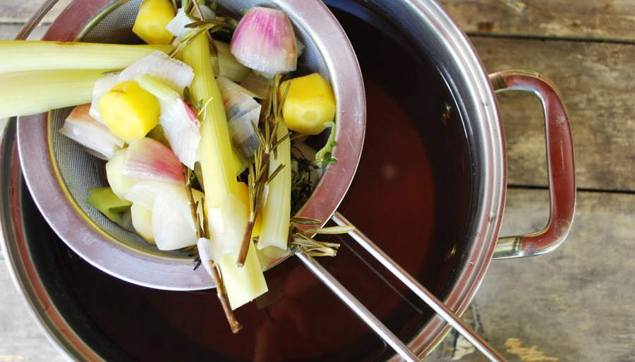 cach-nau-nuoc-dung-rau-cu-01