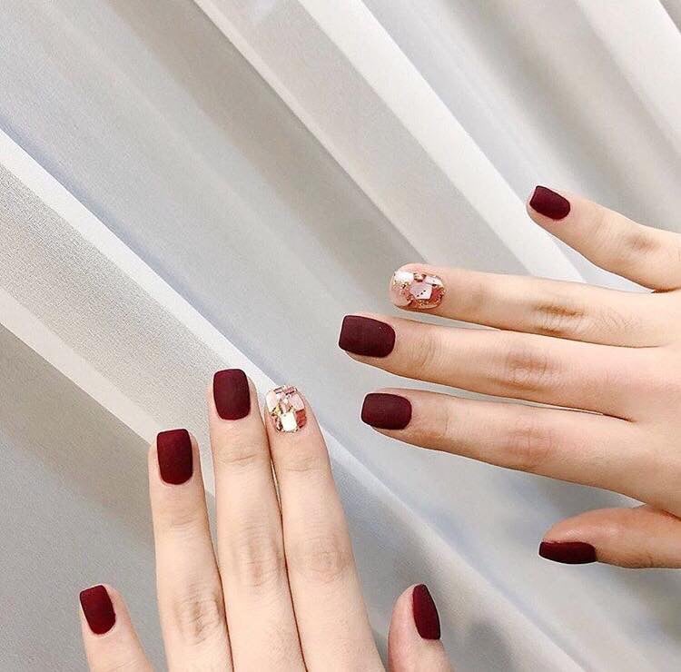 nail