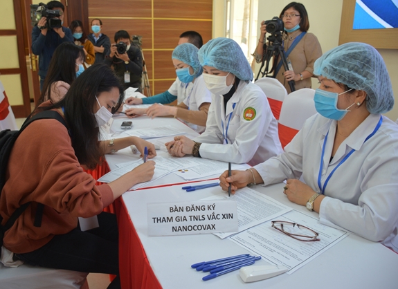 Nhiều bạn trẻ tình nguyện tham gia thử nghiêm vaccine Covid-19 