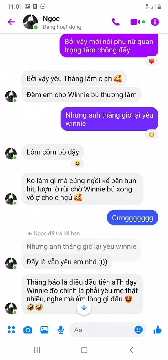 Mới đây trong một cuộc trò chuyện, Đông Nhi vô tình tiết lộ Ông Cao Thắng luôn cưng chiều và quan tâm vợ con. Cô cho biết, nửa đêm cho bé Winnie bú cũng được ông xã thức dậy ngồi kế bên, chờ tới khi con gái bú xong để thay vợ vỗ ợ rồi dỗ ngủ. 