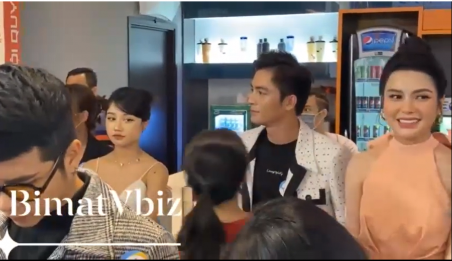 Lãnh Thanh nhìn theo Nam Em và mỉm cười.