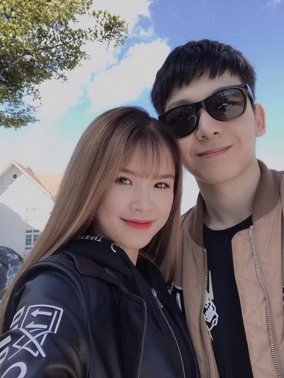 Mới đây, Khởi My tiết lộ bí mật giấu kín bao lâu nay. Đó là Kelvin Khánh đã quyết định ăn chay suốt 1 năm dài để cầu cho cả hai có thể kết hôn vì thời điểm đó mẹ Khởi My còn rất khó, bà chưa muốn cho con gái lấy chồng. Khởi My cho biết Kelvin Khánh ăn chay rất có tâm, dù đi chơi cùng bạn bè có đồ ngon gì cũng nhất quyết không đụng tới. Vì sự thành tâm đó nên sau 1 năm cả hai đã được kết hôn với nhau theo đúng ước nguyện. Tiết lộ này của Khởi My làm nhiều khán giả càng thêm ngưỡng mộ tình cảm mà cặp đôi dành cho nhau.