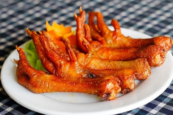 Món chân gà nướng sa tế