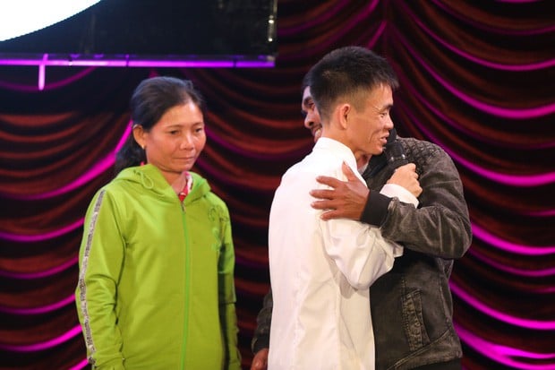 So Y Tiết biết ơn dì và dượng vì đã cưu mang mình (Ảnh cắt từ clip)