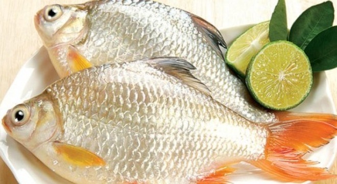 Làm cá gác bếp giúp cá tươi lâu