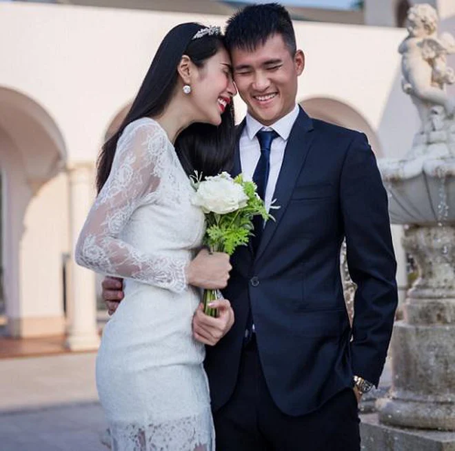 Mới đây khi tham gia một chương trình của Trường Giang, Công Vinh đã bật mí điều vợ thích nhất ở mình đó chính là 