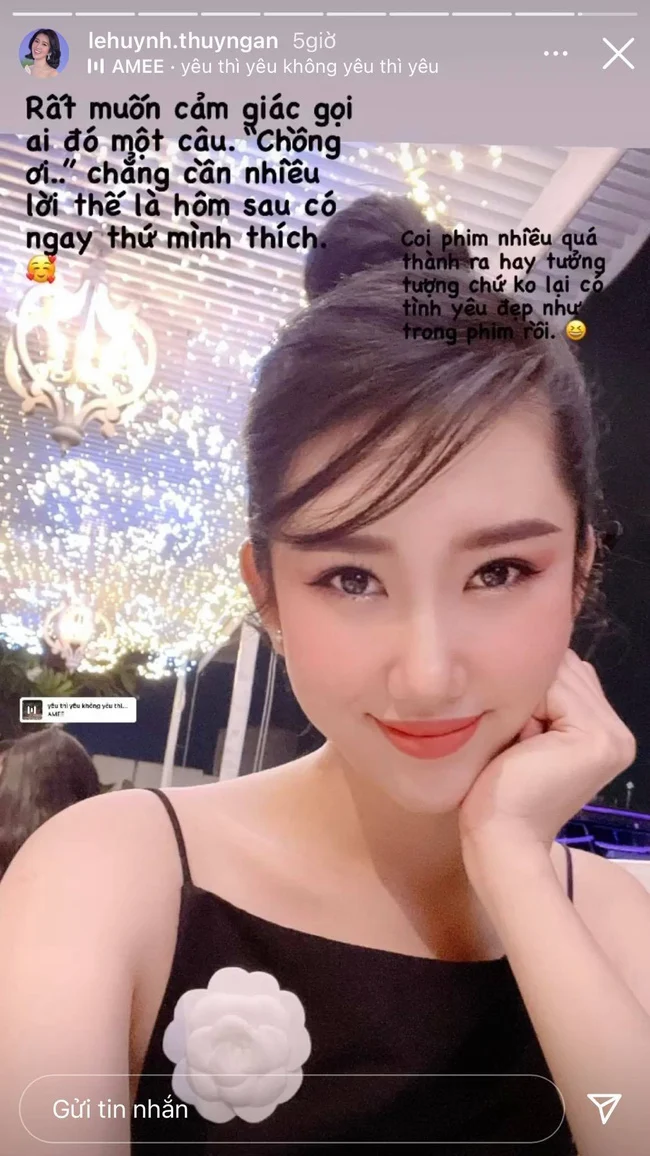 Trương Thế Vinh và Thúy Ngân vướng tin đồn hẹn hò suốt thời gian qua nhưng cả hai đều không xác nhận. Vợ chồng Nhã Phương - Trường Giang là hai người thường xuyên thúc đẩy mối quan hệ này và lấp lửng những thông tin về cả hai. Giữa lúc dân tình đang xôn xao, Thúy Ngân bất ngờ đăng dòng tâm sự trên story: 