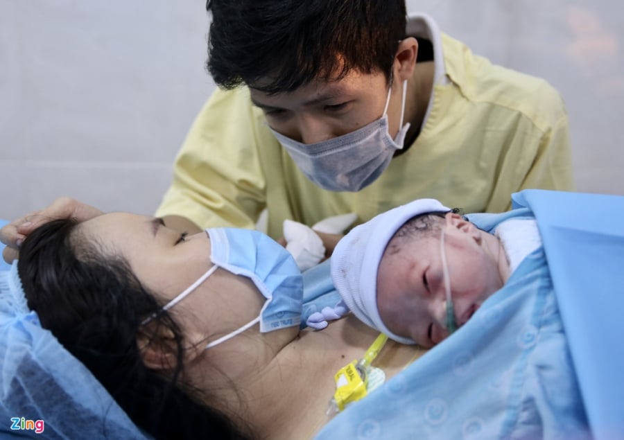 Trong đêm giao thừa năm 2021, Bệnh viện Từ Dũ có khoảng 50 sản phụ chờ sinh (Ảnh: Zing)