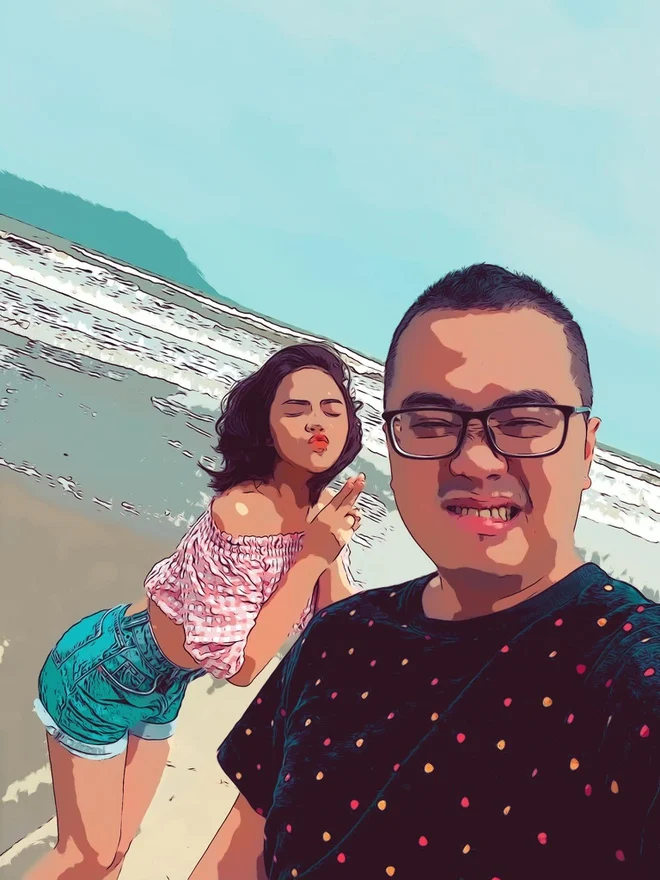 Tối 31/12/2020, để đón chào năm mới, Thu Quỳnh đăng bộ ảnh tổng kết hành trình đã qua. Cô cũng lần đâu chia sẻ ảnh rõ mặt bạn trai Hoàng Phương. Thu Quỳnh tiết lộ có người yêu từ khoảng giữa năm 2019. Song, đến đầu năm 2020, khán giả mới biết nửa kia của cô là quay phim Hoàng Phương. Cô thường né tránh khi được hỏi hoặc chỉ trả lời ngắn về người yêu. Cô chia sẻ: 
