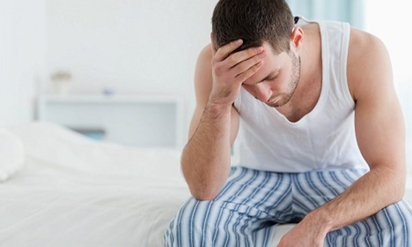 Đi tiểu ra máu cần đi kiểm tra bác sĩ ngay nhé