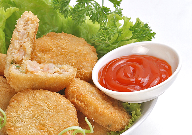 Không nên cho bé ăn đồ cay nóng