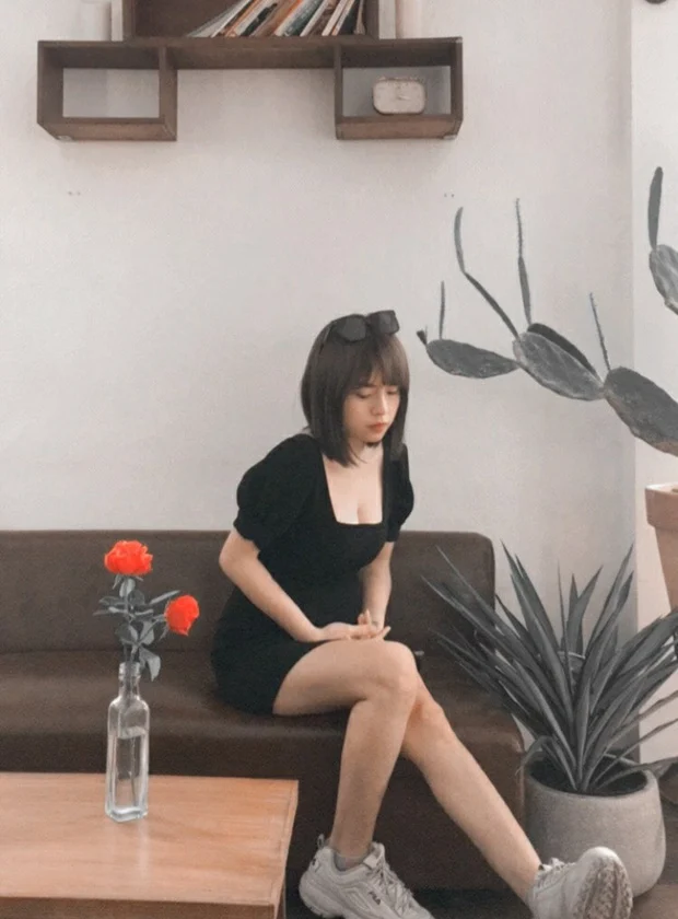 Thái Trinh khoe ảnh mới với vẻ ngoài gầy đi rõ rệt, biểu cảm buồn bã. Có người đã nhắc chuyện cũ của cô với Quang Đăng: 