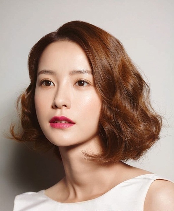 Kiểu tóc này có thể biến tấu để phù hợp với mọi dáng khuôn mặt, mọi lứa tuổi bởi độ 