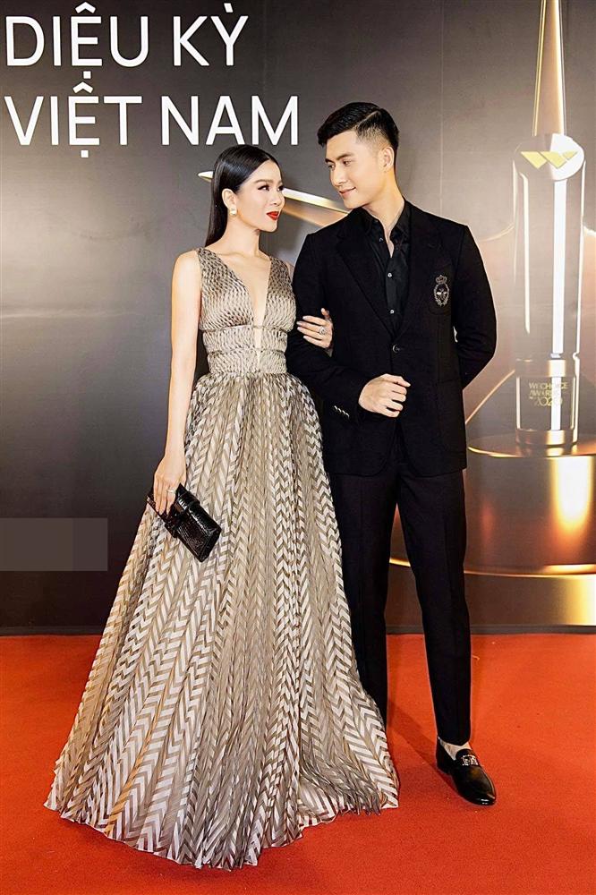 Mới đây, Lâm Bảo Châu đăng tải hình ảnh bên Lệ Quyên và đã 