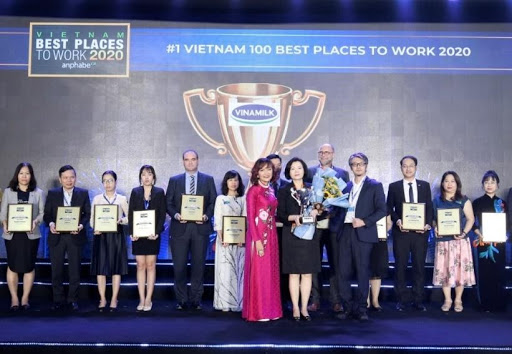 Với nhiều chính sách tiên tiến hướng đến người lao động, Vinamilk được bình chọn là nơi làm việc tốt nhất Việt Nam liên tiếp 3 năm vừa qua