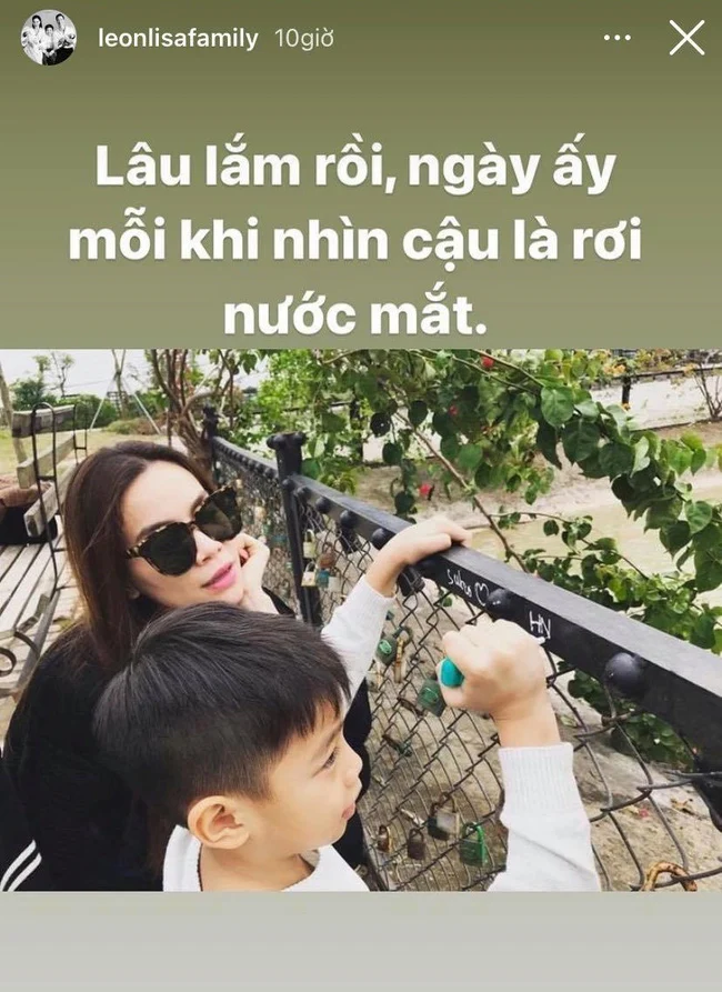 Mới đây, Hồ Ngọc Hà đăng tải một bức hình cũ của mình và con trai Subeo kèm tâm sự: 