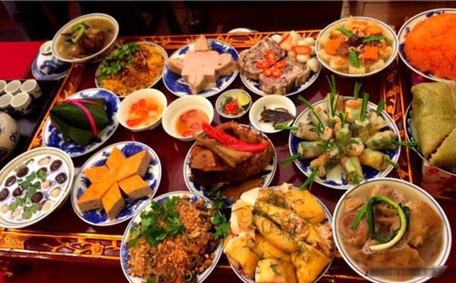 van-khan-cung-hoa-vang-02