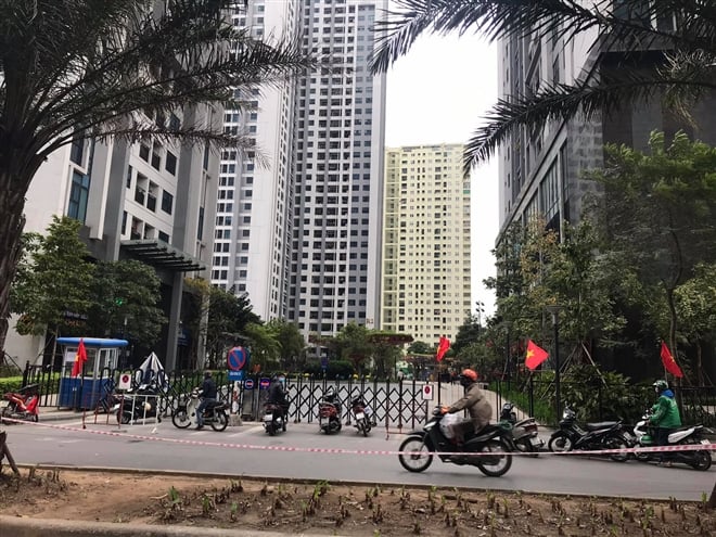 Khu chung cư nơi có người đàn ông Hàn Quốc tử vong đang được phong toả và tiến hành điều tra nguyên nhân (Ảnh: VTC News)