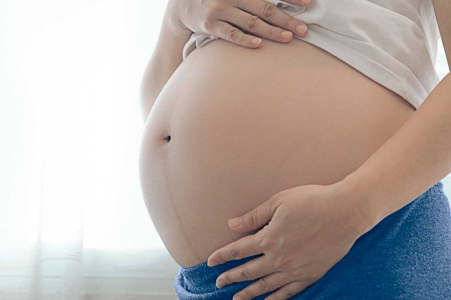Mẹ bầu không nên cúi gập người nhiều lần