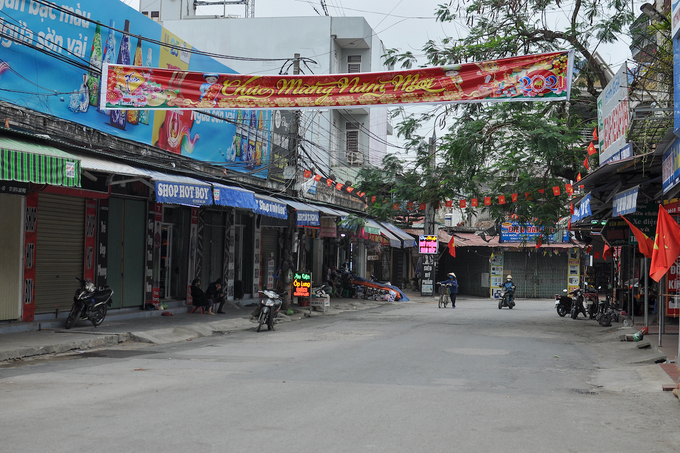 dung_gian_cach_xa_hoi
