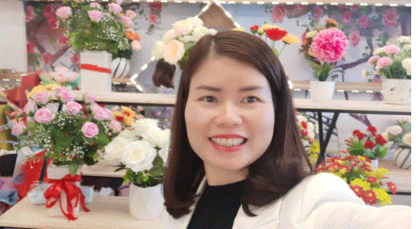 Chị Huế là người trực tiếp chứng kiến và quay video em bé rơi từ tầng 13 chung cư (Ảnh: Báo Đất Việt)