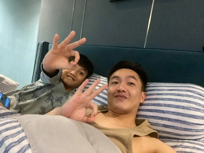 Hai bố con Cường Đô La và Subeo thường rất nô đùa khi ở cạnh nhau.