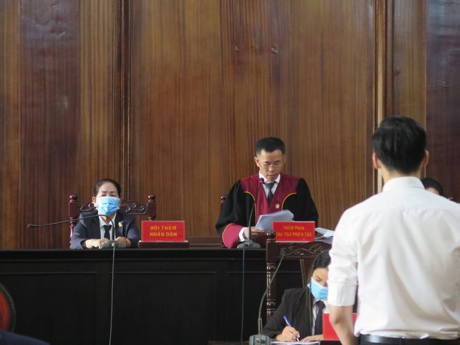 HĐXX tuyên án bị cáo Hậu 2 năm tù treo (Ảnh: Thanh Niên)