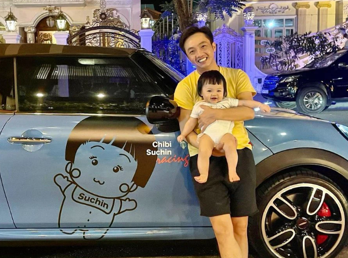 Cường Đô La khiến cộng đồng mạng trầm trồ khi tặng con gái chiếc xe hơi tiền tỷ, anh còn gắn dòng chữ 