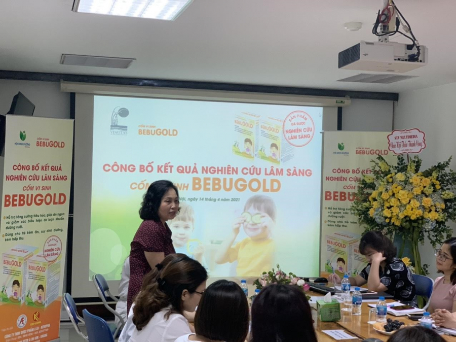 GS.TS Lê Thị Hợp đánh giá cao về hiệu quả của cốm vi sinh BEBUGOLD đối với trẻ biếng ăn, rối loạn tiêu hóa, suy dinh dưỡng