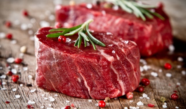 Không nên ăn thịt đỏ vào buổi tối