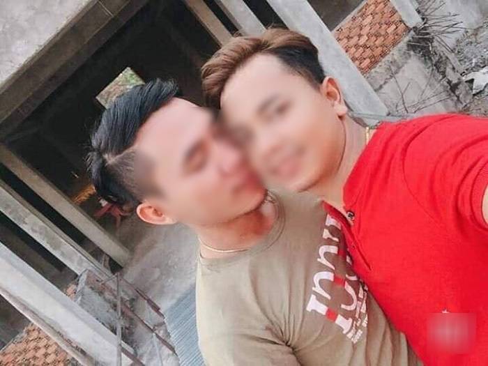 Người chồng vô tư khoe ảnh cùng tình nhân (Ảnh:  Sohifa)