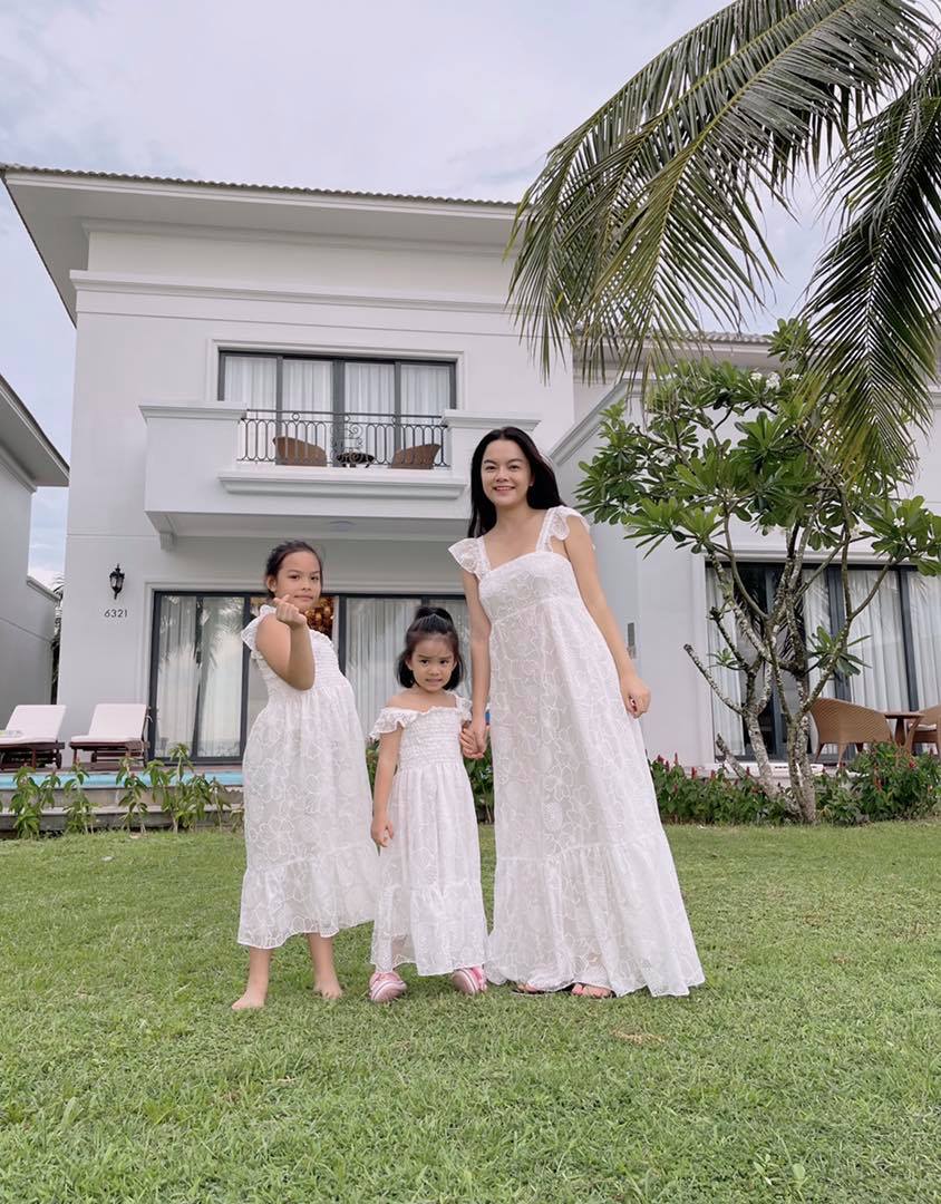 Dù bận bịu với công việc ca hát nhưng Phạm Quỳnh Anh vẫn dành thời gian đưa các con và Shbet111 slot, casino, thể thao, xổ số đi du lịch. Cô chia sẻ: 