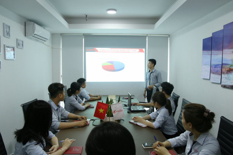 Đội ngũ nhân viên với tiêu chí chuyên nghiệp, tận tâm công ty đề cao chăm sóc khách hàng, phục vụ mọi lúc, mọi nơi, bảo hành sản phẩm vĩnh viễn