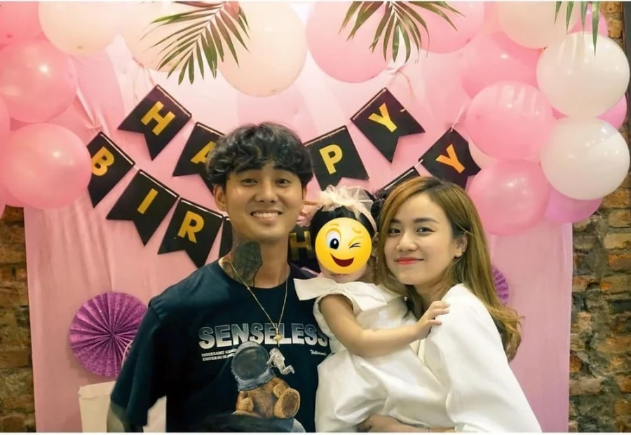 Sau khi chia tay Du Uyên, phía đại diện của Đạt G đã gửi tâm thư của chính nam ca sĩ đến giới truyền thông, đặc biệt trong đó có phần xác nhận anh đang hẹn hò vợ cũ Hoài Lâm. Đạt G chia sẻ: 